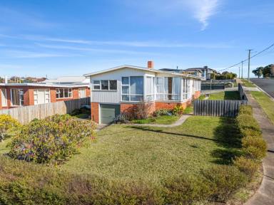 House For Sale - TAS - Devonport - 7310 - Top location, sun-lit home  (Image 2)