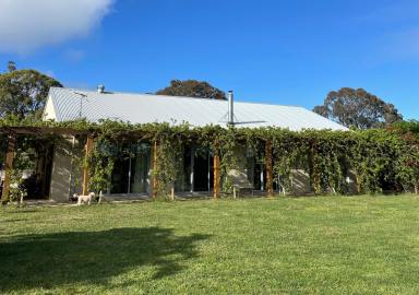 Lifestyle Auction - VIC - Beechworth - 3747 - "Rose Cottage"  (Image 2)