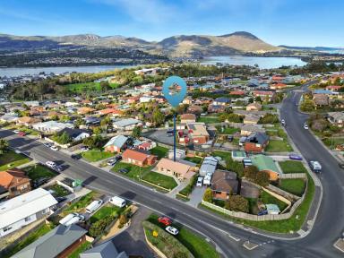 House For Sale - TAS - Austins Ferry - 7011 - Immaculate Home, Convenient Lifestyle!  (Image 2)