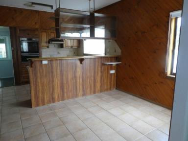House For Lease - VIC - Bairnsdale - 3875 - CHARACTER-FILLED 3-BEDROOM HOME CLOSE TO CBD  (Image 2)
