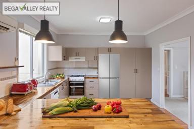 House For Sale - NSW - Bega - 2550 - BIG FAMILY HOME ON A BIG BLOCK  (Image 2)