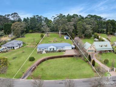 House For Sale - NSW - Bundanoon - 2578 - Spacious Family Home with Northerly Views & Village Convenience  (Image 2)