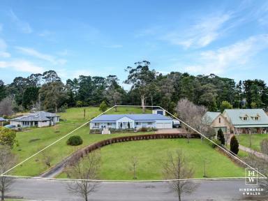 House For Sale - NSW - Bundanoon - 2578 - Spacious Family Home with Northerly Views & Village Convenience  (Image 2)