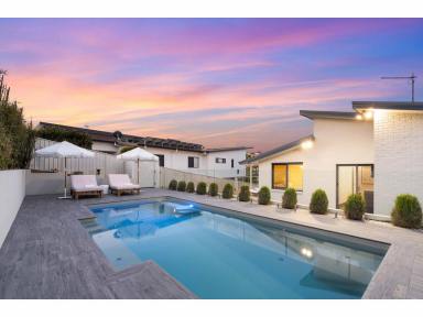 House For Sale - NSW - Forster - 2428 - The Ultimate Entertainer’s Dream in the Heart of Forster  (Image 2)