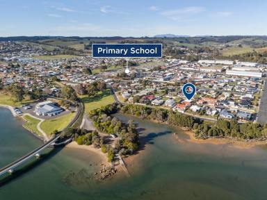 Unit For Sale - TAS - Ulverstone - 7315 - Neat & Tidy Two Bedroom Unit - Great Location!  (Image 2)