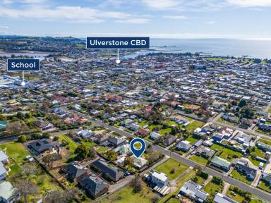 House For Sale - TAS - Ulverstone - 7315 - Spacious Family Home with Studios & Views!  (Image 2)