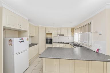 Unit For Sale - NSW - Tumut - 2720 - Prime Location!  (Image 2)