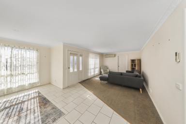 Unit For Sale - NSW - Tumut - 2720 - Prime Location!  (Image 2)