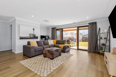 House For Sale - VIC - Jackass Flat - 3556 - Comfort, Convenience & Space for the Whole Family  (Image 2)