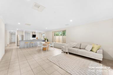 House For Sale - WA - Queens Park - 6107 - Street Front Family Home just 9km from the Perth City  (Image 2)