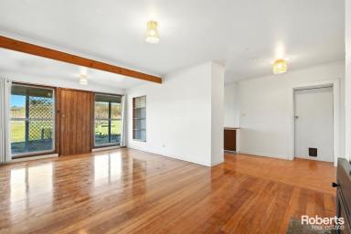 House For Lease - TAS - Broadmarsh - 7030 - Stunning Home with Rural Charm  (Image 2)