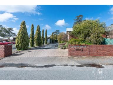 Unit For Sale - SA - Mount Pleasant - 5235 - Modern & Attractive Unit  (Image 2)