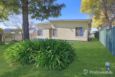 House For Sale - NSW - South Tamworth - 2340 - 3 Bedroom House - South Tamworth  (Image 2)