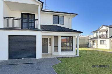 Townhouse For Lease - NSW - Dubbo - 2830 - Three-Bedroom Townhouse in Secure Fontenay Estate  (Image 2)