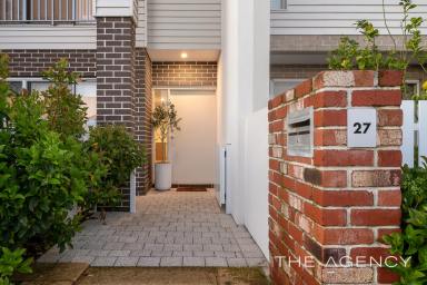 House For Sale - WA - Treeby - 6164 - Striking And Modern Terrace Home  (Image 2)