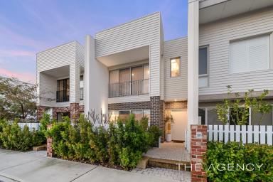 House For Sale - WA - Treeby - 6164 - Striking And Modern Terrace Home  (Image 2)