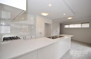 House For Sale - WA - Nollamara - 6061 - MOVE IN READY MODERN TOWNHOUSE  (Image 2)