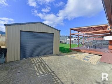 House For Sale - TAS - New Norfolk - 7140 - Modern Style Family Home  (Image 2)