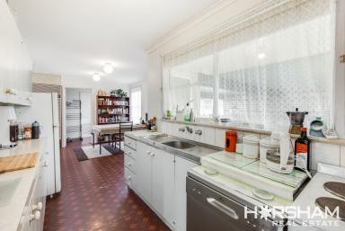House For Lease - VIC - Horsham - 3400 - Spacious 3 Bedroom.  (Image 2)