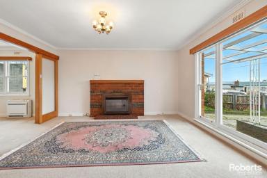 House For Lease - TAS - Claremont - 7011 - Convenient Home in Convenient Location!  (Image 2)