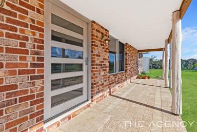 Acreage/Semi-rural For Sale - WA - Bakers Hill - 6562 - "Bakers Hill Beauty"  (Image 2)