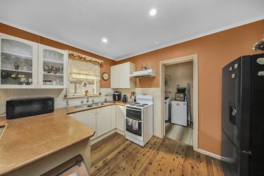 House For Sale - NSW - Tumut - 2720 - Great Value!  (Image 2)