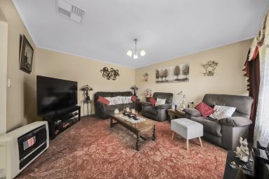 House For Sale - NSW - Tumut - 2720 - Great Value!  (Image 2)