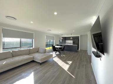 House For Sale - NSW - Gundagai - 2722 - Modern style in a quiet location !  (Image 2)