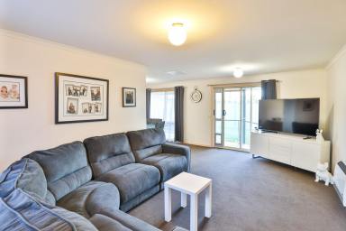 Unit For Sale - VIC - Mildura - 3500 - SOLID TOWNHOUSE, GREAT LOCATION  (Image 2)