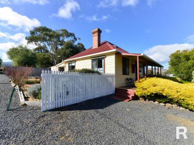 House For Sale - TAS - Gretna - 7140 - Peaceful living just minutes from New Norfolk  (Image 2)
