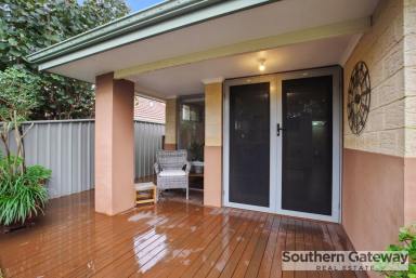 House For Sale - WA - Wellard - 6170 - MODERN, LOW MAINTENANCE LIVING IN VIBRANT WELLARD COMMUNITY  (Image 2)