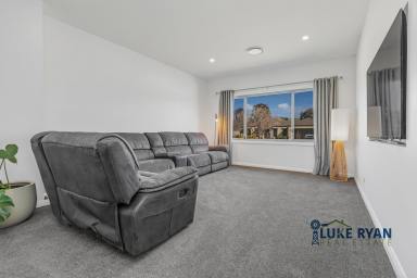 House For Sale - VIC - Rochester - 3561 - SPACIOUS, STYLISH & FULLY RENOVATED - COMPLETELY NEW THROUGHOUT  (Image 2)