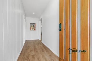 House For Sale - VIC - Rochester - 3561 - SPACIOUS, STYLISH & FULLY RENOVATED - COMPLETELY NEW THROUGHOUT  (Image 2)