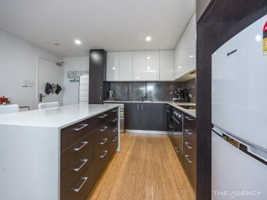Apartment For Sale - WA - Rivervale - 6103 - SPACIOUS MODERN APARTMENT WITH VIEWS INVESTMENT OPPORTUNITY  (Image 2)