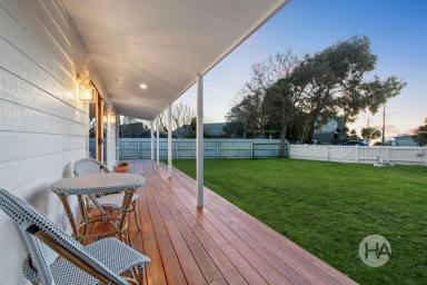 House Auction - VIC - Coronet Bay - 3984 - Sun, Space & Serenity Just Metres from the Shoreline  (Image 2)