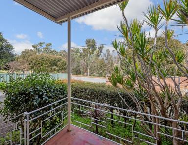 House For Sale - WA - Lesmurdie - 6076 - 5 X 2 DUAL- LIVING, PLUS  !  (Image 2)