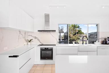 House For Sale - QLD - Tin Can Bay - 4580 - Luxury Living with waterviews  (Image 2)