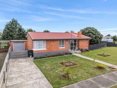 House For Sale - TAS - East Devonport - 7310 - Freshly Renovated Home in Quiet Street  (Image 2)