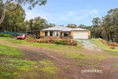 House For Sale - WA - Bakers Hill - 6562 - A Slice of Paradise For Everyone  (Image 2)