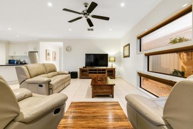 House For Sale - VIC - Mildura - 3500 - The Ultimate Entertainer  (Image 2)