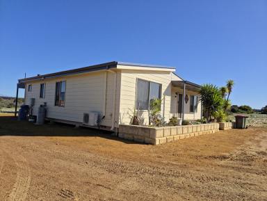 House For Sale - WA - Hopetoun - 6348 - Room and a great view!  (Image 2)