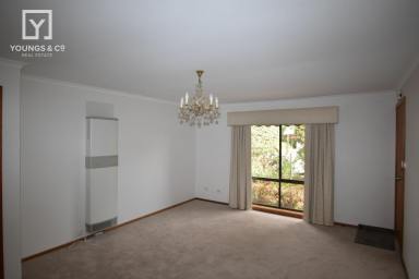 Unit For Sale - VIC - Mooroopna - 3629 - SPACIOUS TWO BEDROOM UNIT LOCATED IN A LOVELY AREA  (Image 2)