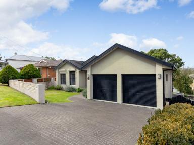 House For Sale - NSW - Bega - 2550 - MODERN FAMILY LIVING AT ITS FINEST  (Image 2)