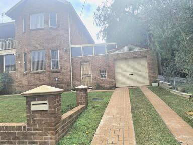 House For Lease - NSW - Chifley - 2036 - Charming Healthy 3-Bedroom Family Home with North-Facing rooms close to Beach & Golf Course - Pet Friendly  (Image 2)