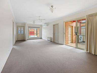 Unit For Sale - VIC - Hamilton - 3300 - Neat as a pin  (Image 2)