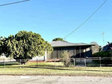 House For Sale - QLD - Ayr - 4807 - 4 Bedroom Home with 1002m2 Lot - 100mtrs from Woolworths  (Image 2)