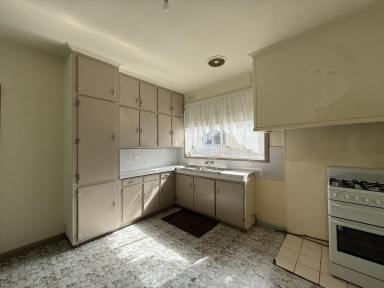 House For Lease - VIC - Hamilton - 3300 - 3 bedroom home  (Image 2)