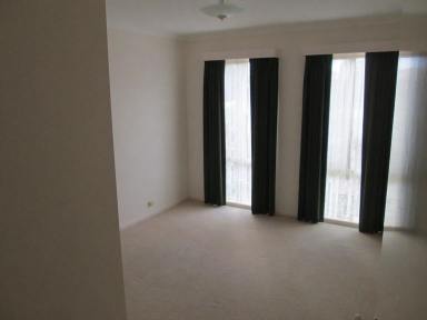 Unit For Lease - VIC - Bairnsdale - 3875 - PERFECT LOCATION TO ALL AMENITIES  (Image 2)