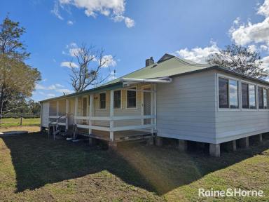 House For Lease - NSW - Pyree - 2540 - Recently renovated ....................................  (Image 2)