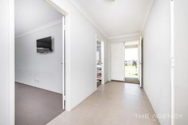 House For Sale - WA - Jindalee - 6036 - Idyllic Coastal Family Living  (Image 2)